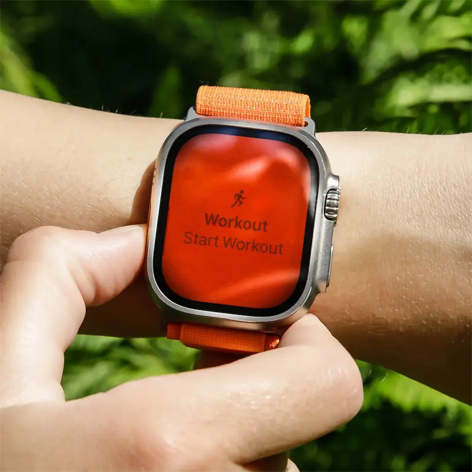 Person wearing apple iwatch for exercise